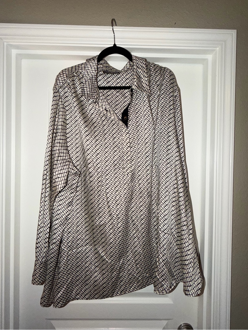 Lane Bryant Black and White Geometric Long-Sleeve Blouse
